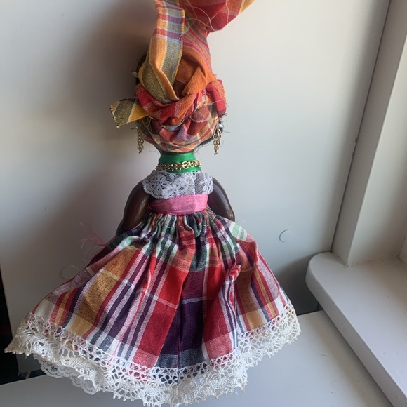 Vintage collectable doll - Picture 3 of 3